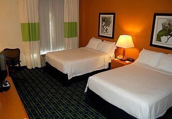 Fairfield Inn & Suites By Marriott Newark Liberty International Airport Екстер'єр фото