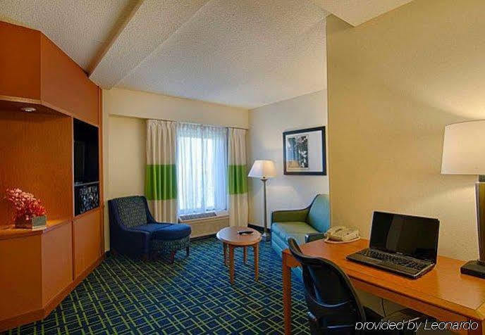 Fairfield Inn & Suites By Marriott Newark Liberty International Airport Екстер'єр фото